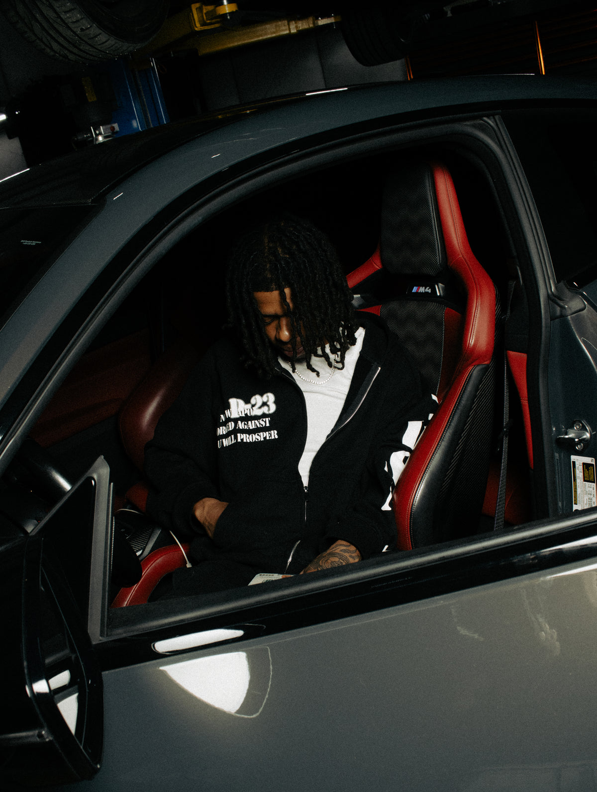 P-23 ZIP UP BLACK