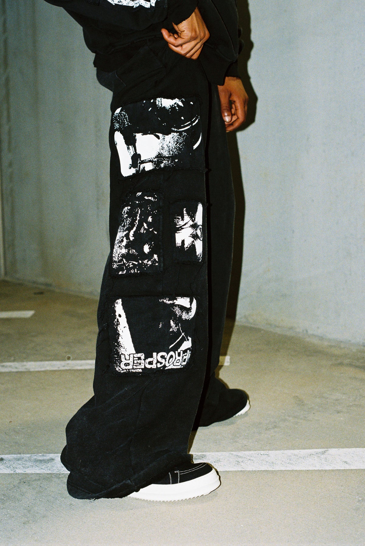NO WEAPON FORMED PANTS